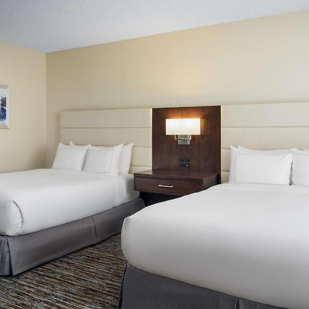 Doubletree By Hilton Greensboro Exteriör bild
