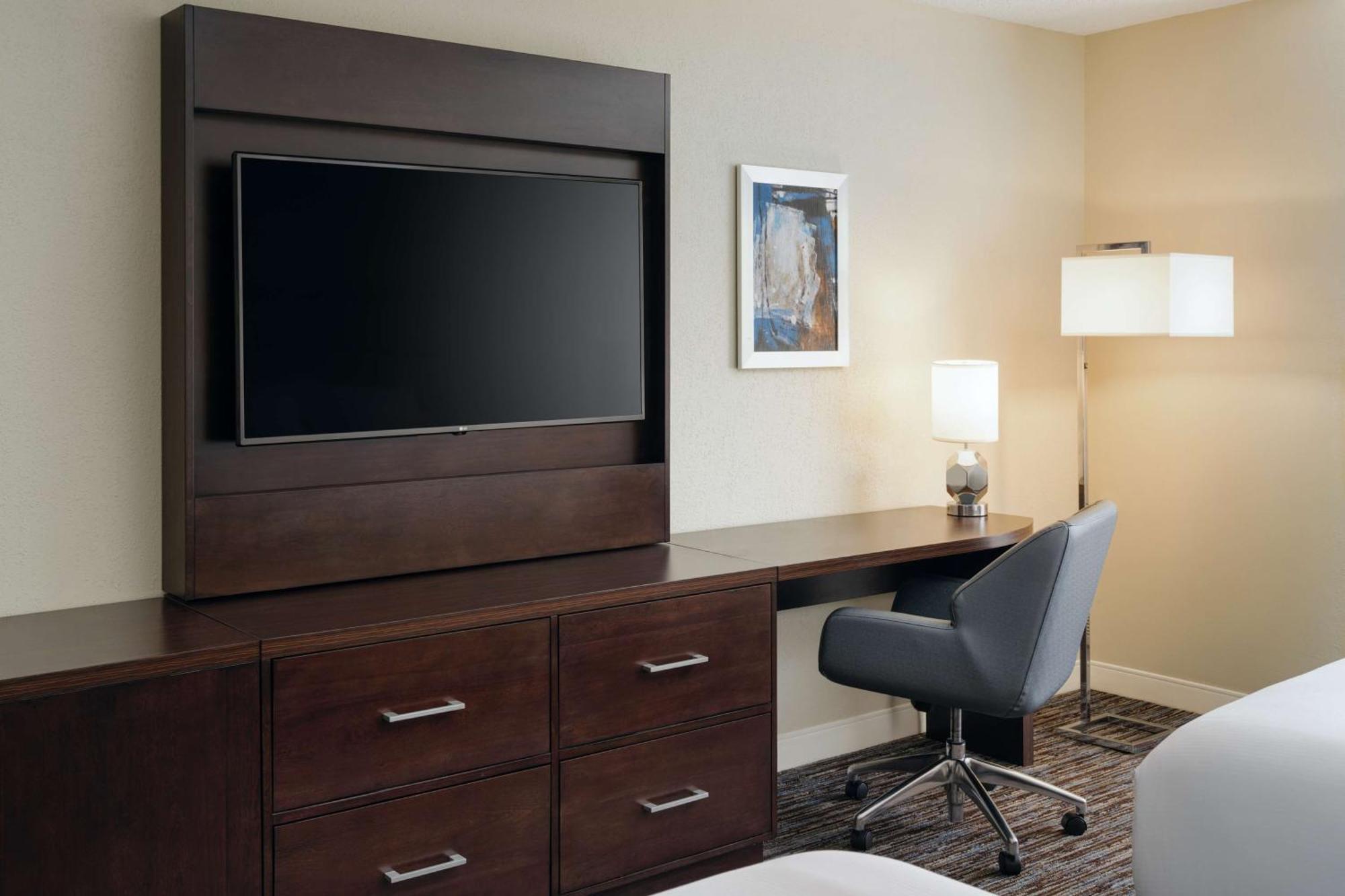 Doubletree By Hilton Greensboro Exteriör bild
