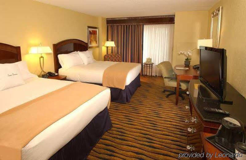 Doubletree By Hilton Greensboro Exteriör bild